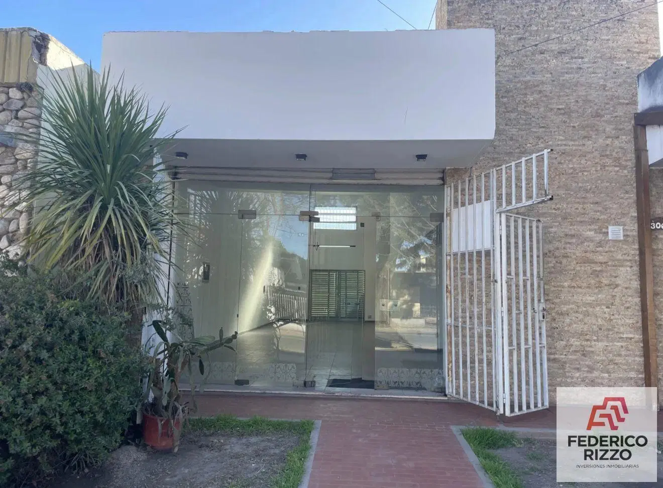 Alquiler Gran Local de Alto Transito ! 100m2 1