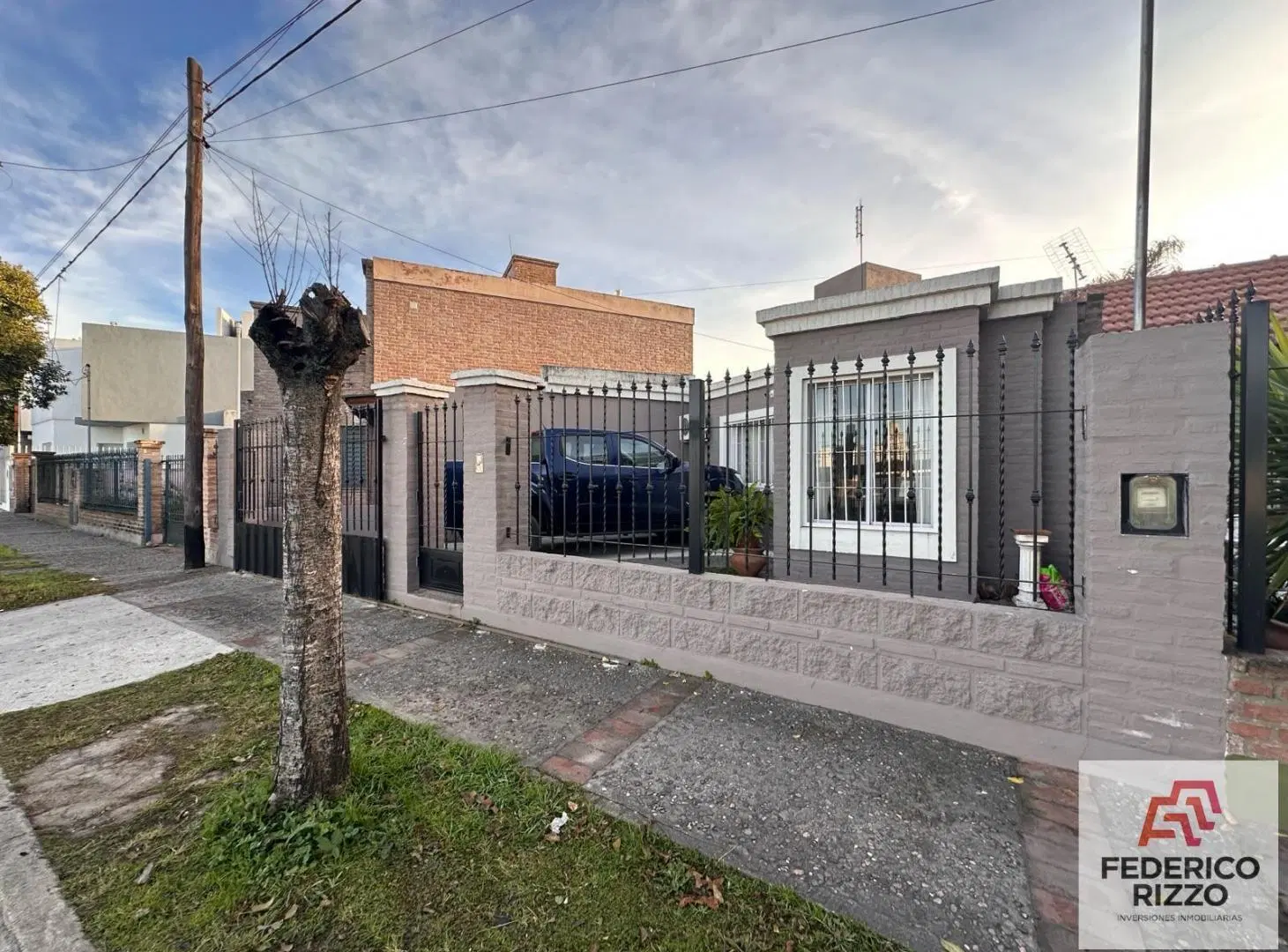 Casa en venta en barrio Marquez de Sobremonte! 1 Dormitorio + cochera + patio 2