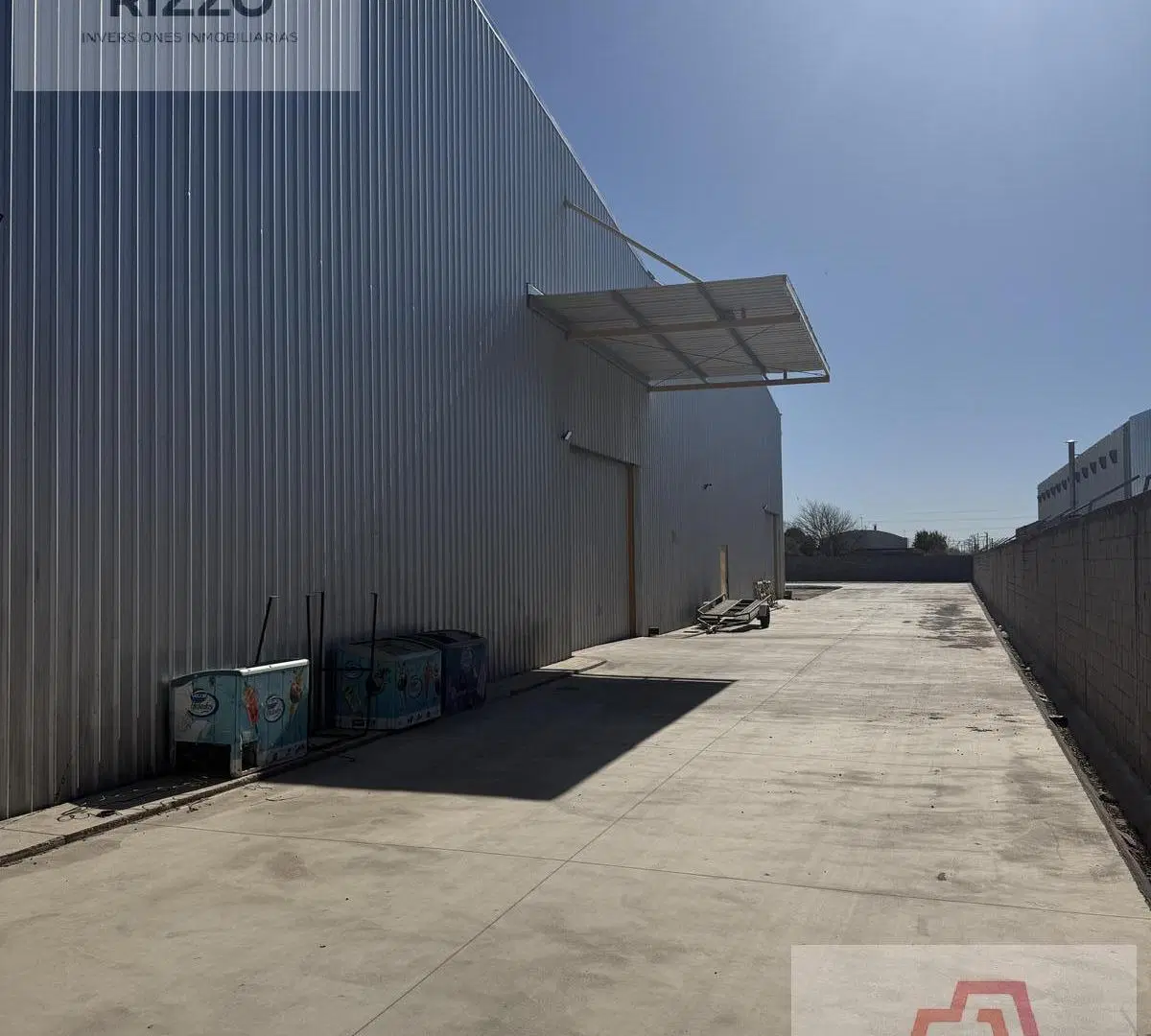 DEPÓSITO EN ALQUILER DE 500 A 2.500 m² CON OFICINAS ZONA FABRIL INTERFÁBRICA, B° FERREYRA 8