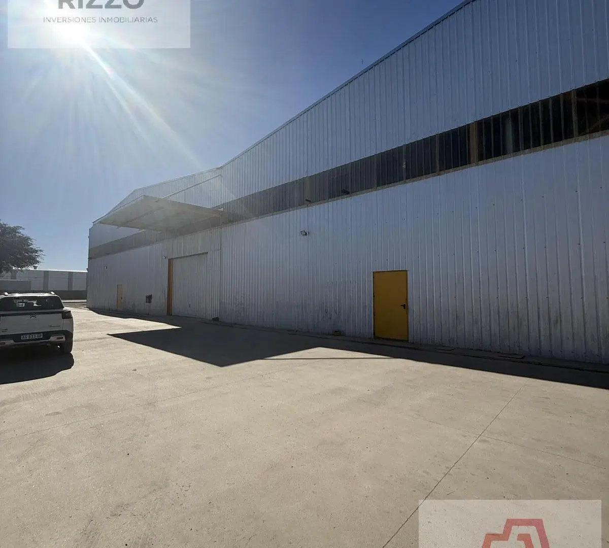 DEPÓSITO EN ALQUILER DE 500 A 2.500 m² CON OFICINAS ZONA FABRIL INTERFÁBRICA, B° FERREYRA 5
