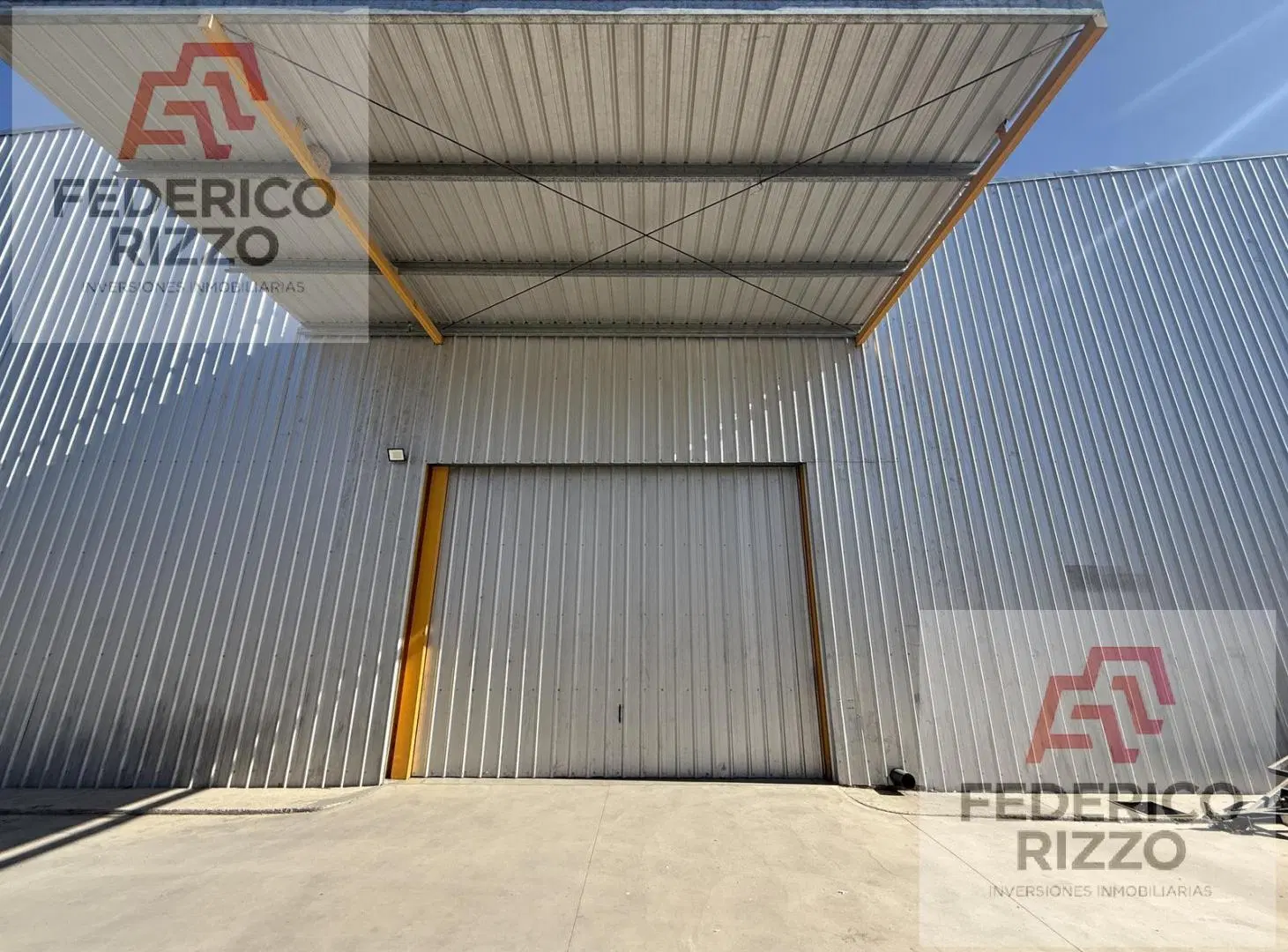 DEPÓSITO EN ALQUILER DE 500 A 2.500 m² CON OFICINAS ZONA FABRIL INTERFÁBRICA, B° FERREYRA 4