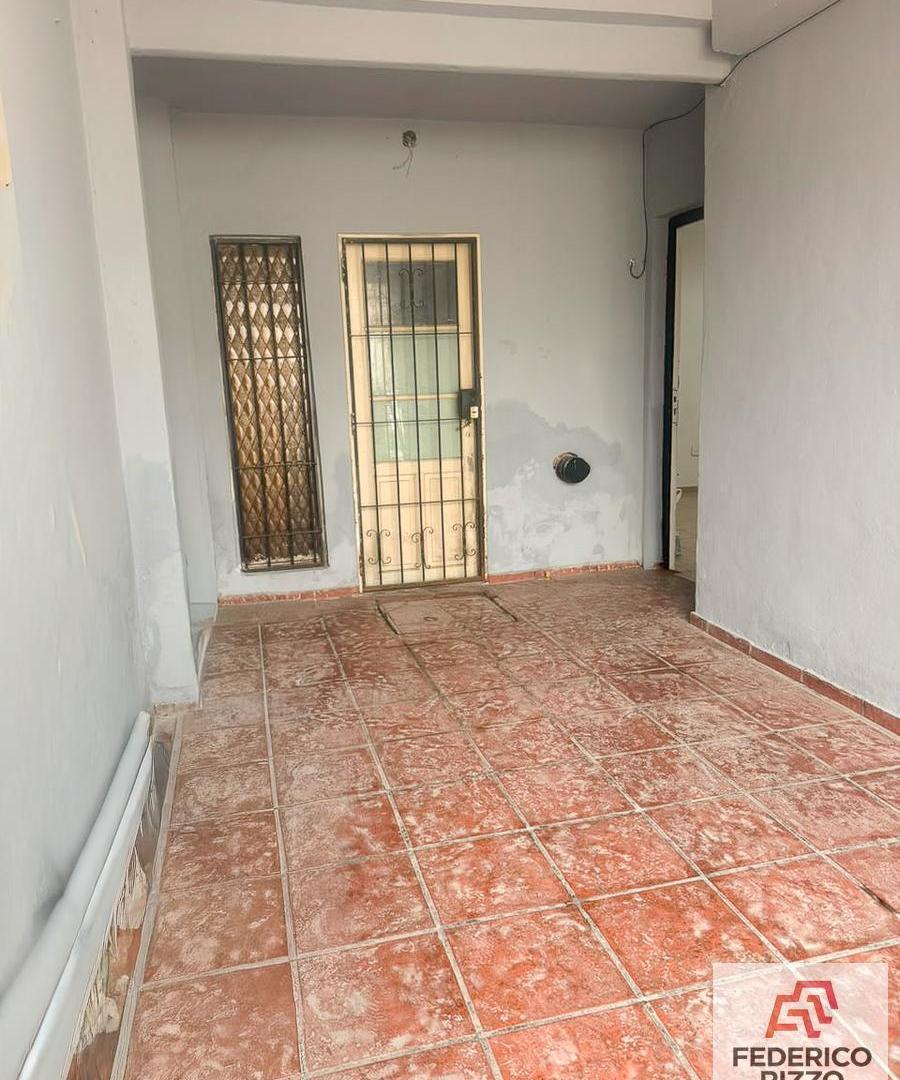 Foto de En Alquiler Casa en Barrio Alberdi. Chutro 700. 2 Dormtiorios con, imagen 3