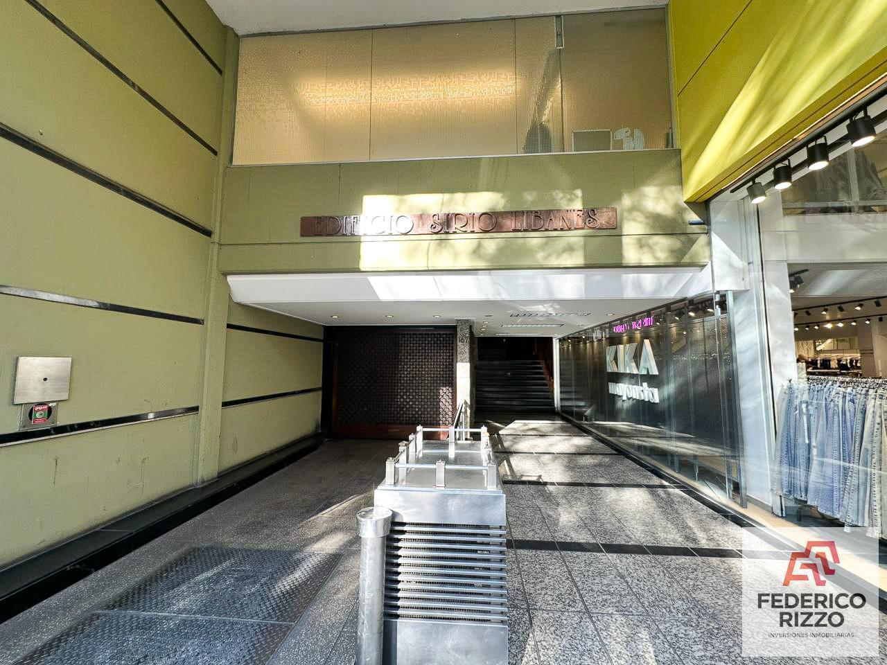 Foto de En alquiler Excelente Oficina en el edificio Sirio-Libanes. Centro, imagen 2