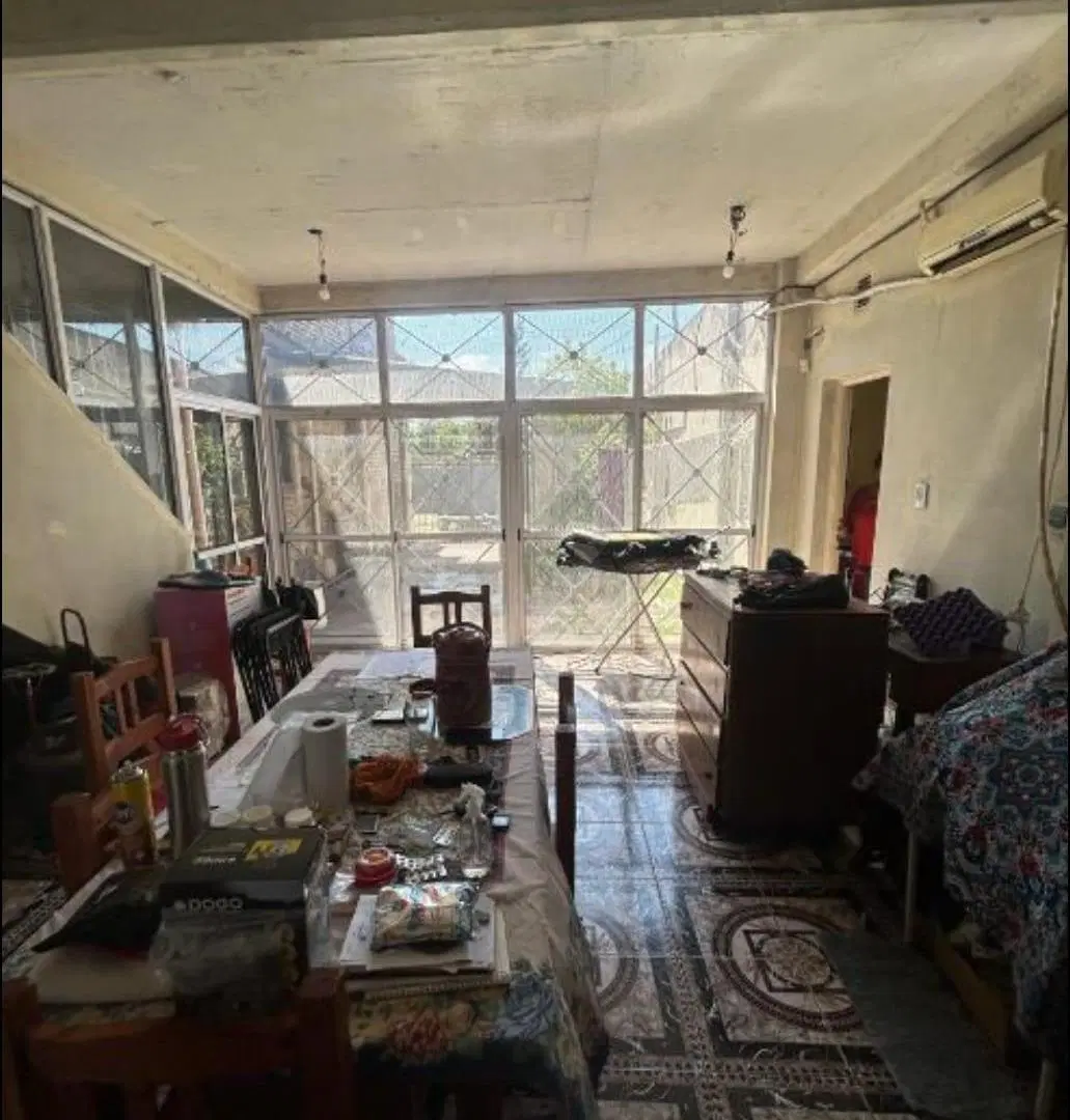 Casa con galpon en y departamento en venta Paso del Rey 8