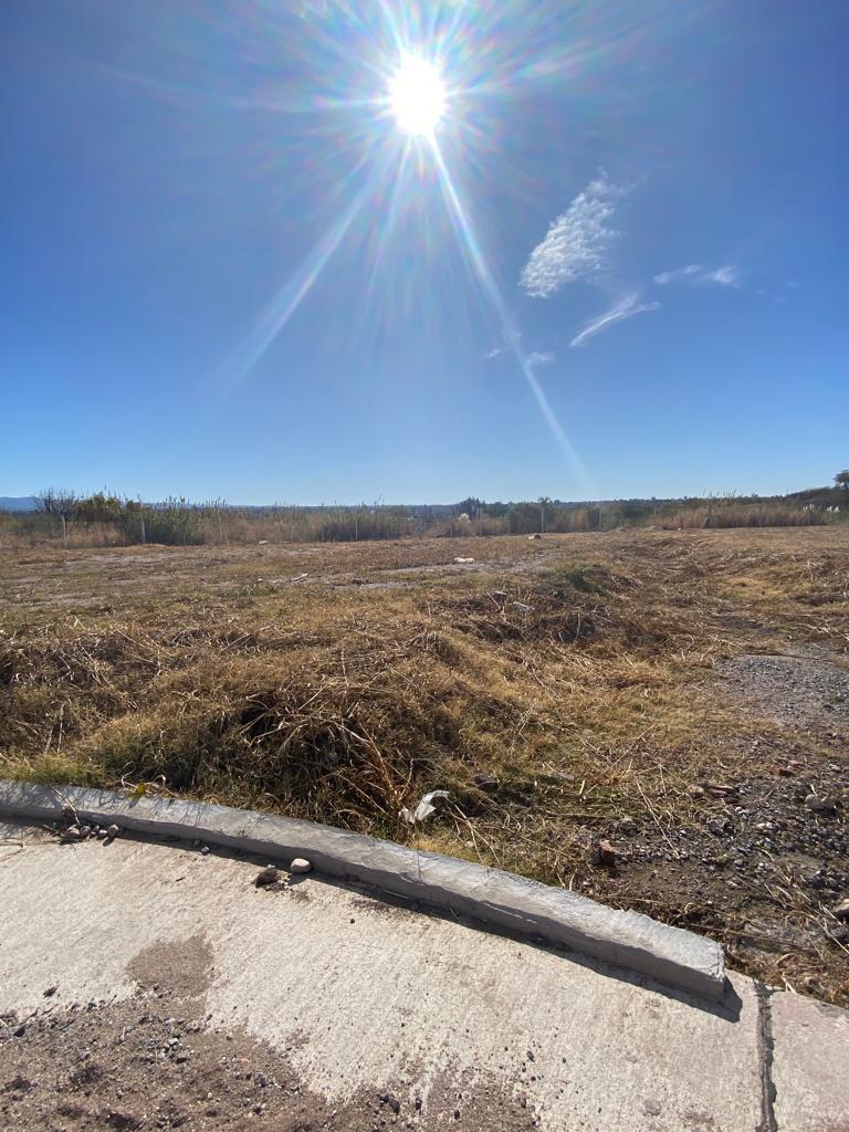 JARDIN INGLES ESTE - LOTE CENTRAL 825 M2 - VALLE ESCONDIDO