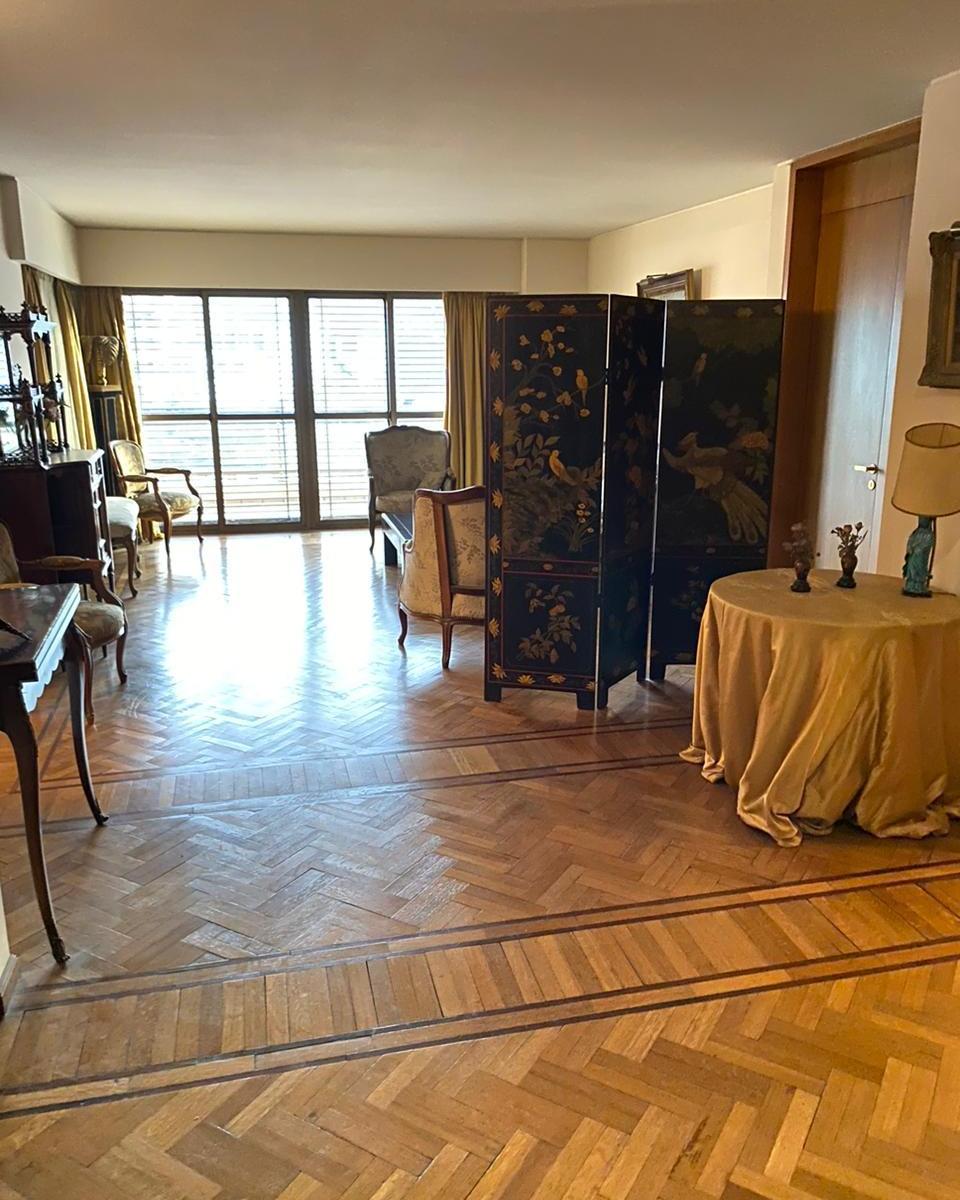 Yrigoyen - Departamento de 320 m² de Gran Categoria - 2 Cocheras Baulera 1