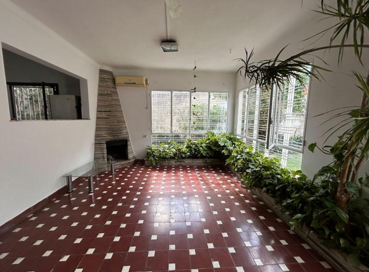 Casa en venta APTA BANCO , tres dormitorios, cochera- Hudson 3
