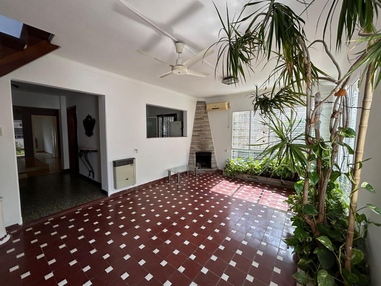 Casa en venta APTA BANCO , tres dormitorios, cochera- Hudson