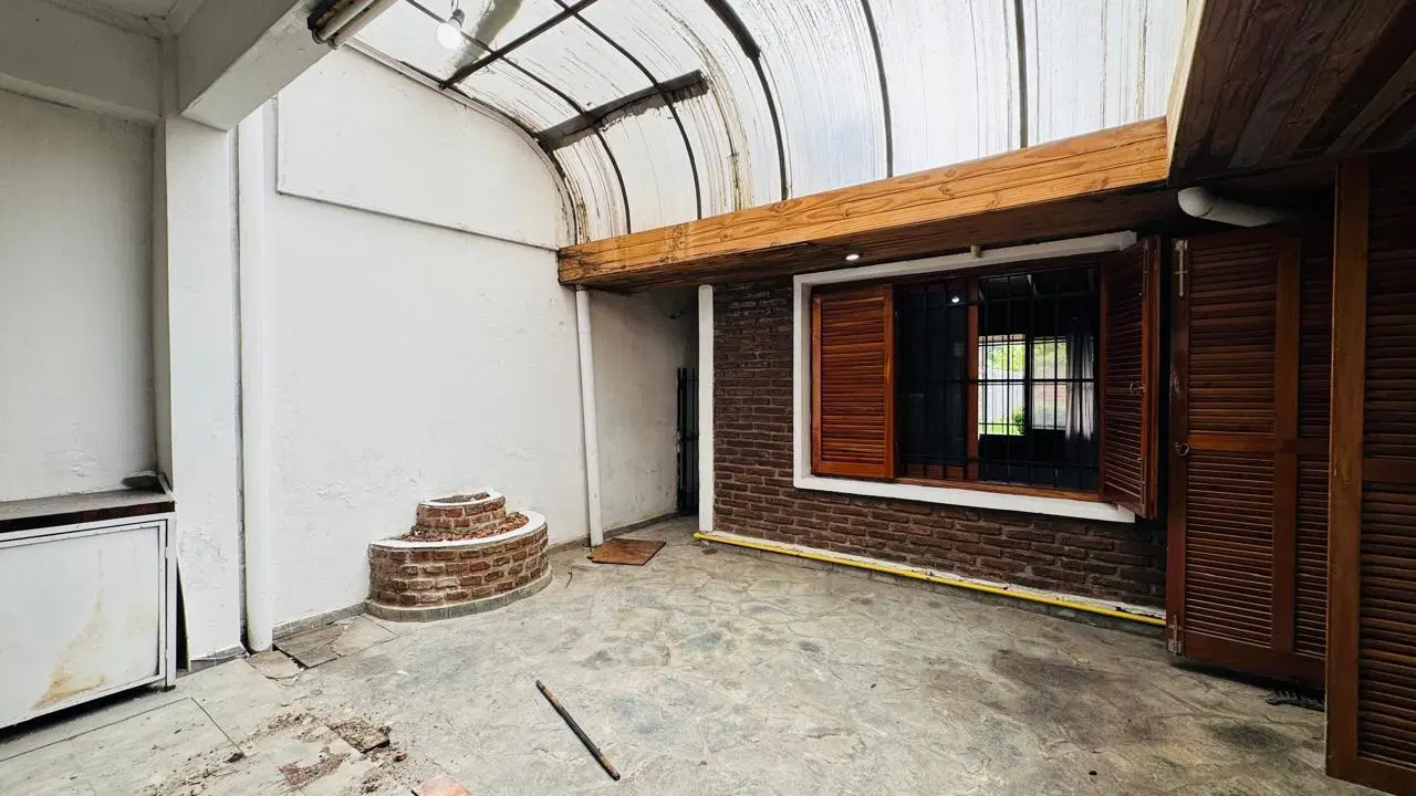 Venta casa 4 dormitorios, parque, cochera, 4