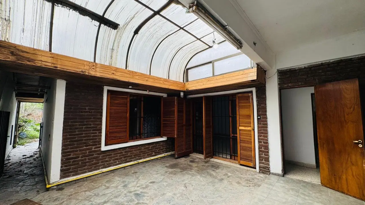 Venta casa 4 dormitorios, parque, cochera, 5