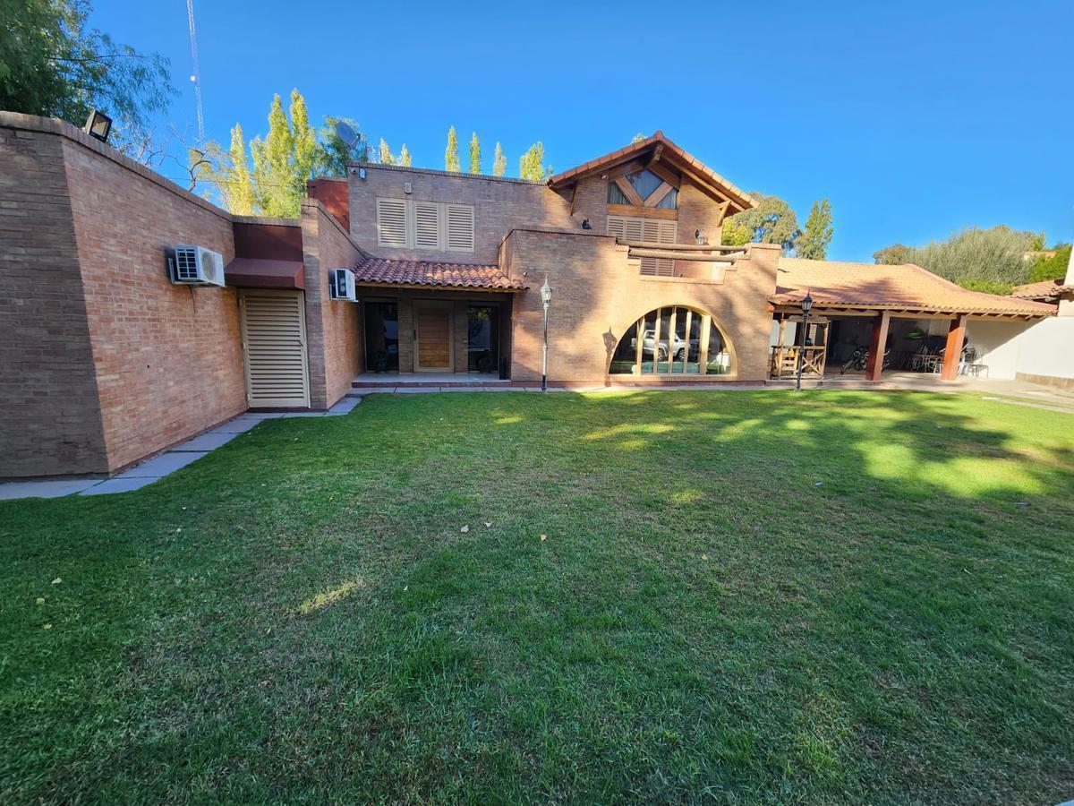 Gran Casa en Chacras de Coria 4