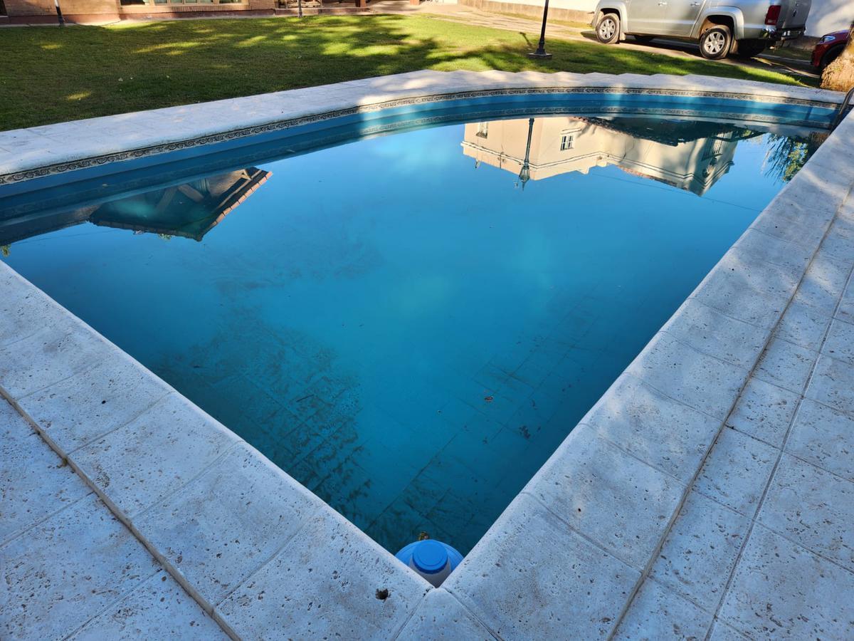 Gran Casa en Chacras de Coria 1