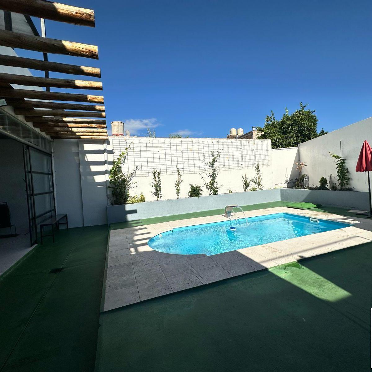 Casa en Venta en Godoy Cruz! 1