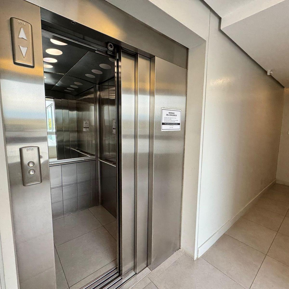 Foto de DEPARTAMENTO DE CATEGORIA EN VENTA EN PLENO BOMBAL, MENDOZA!, imagen 2