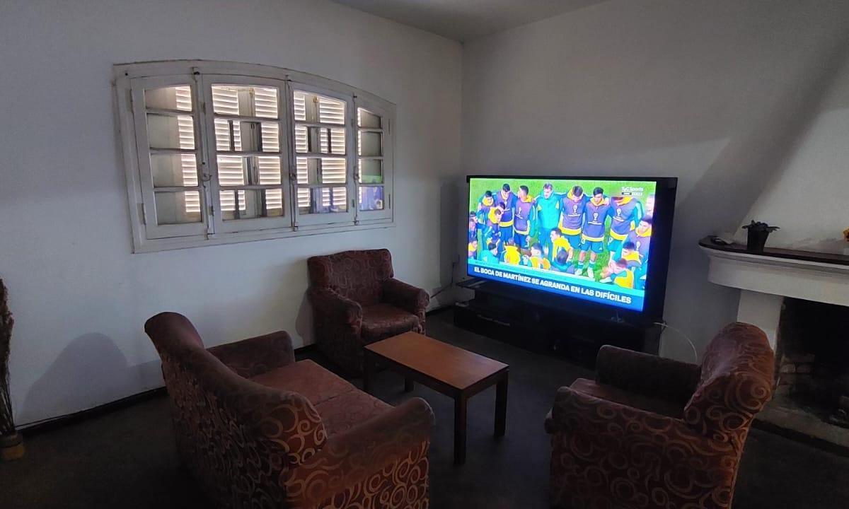 Foto de HERMOSA CASA EN HONORIO BARRAQUERO A METROS DE AV. SAN MARTIN, imagen 4