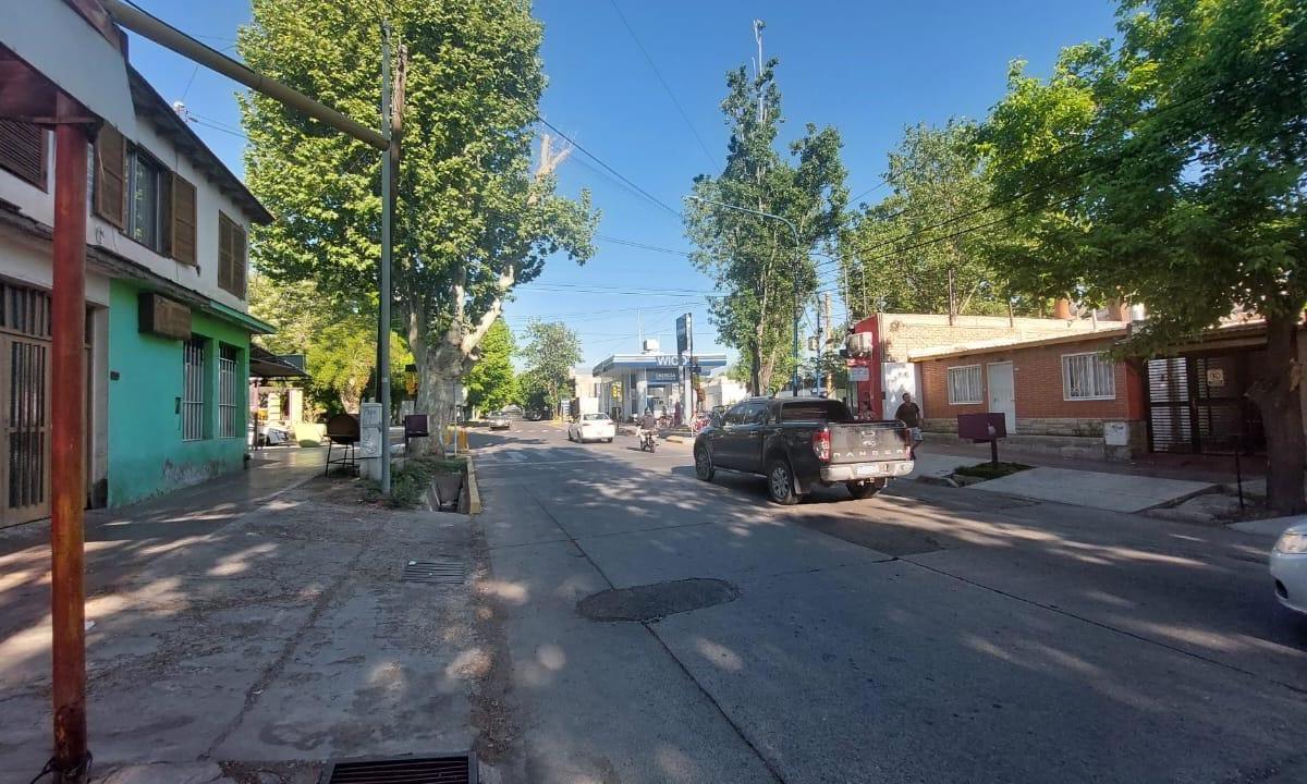 Local en Gobernador Benegas 5