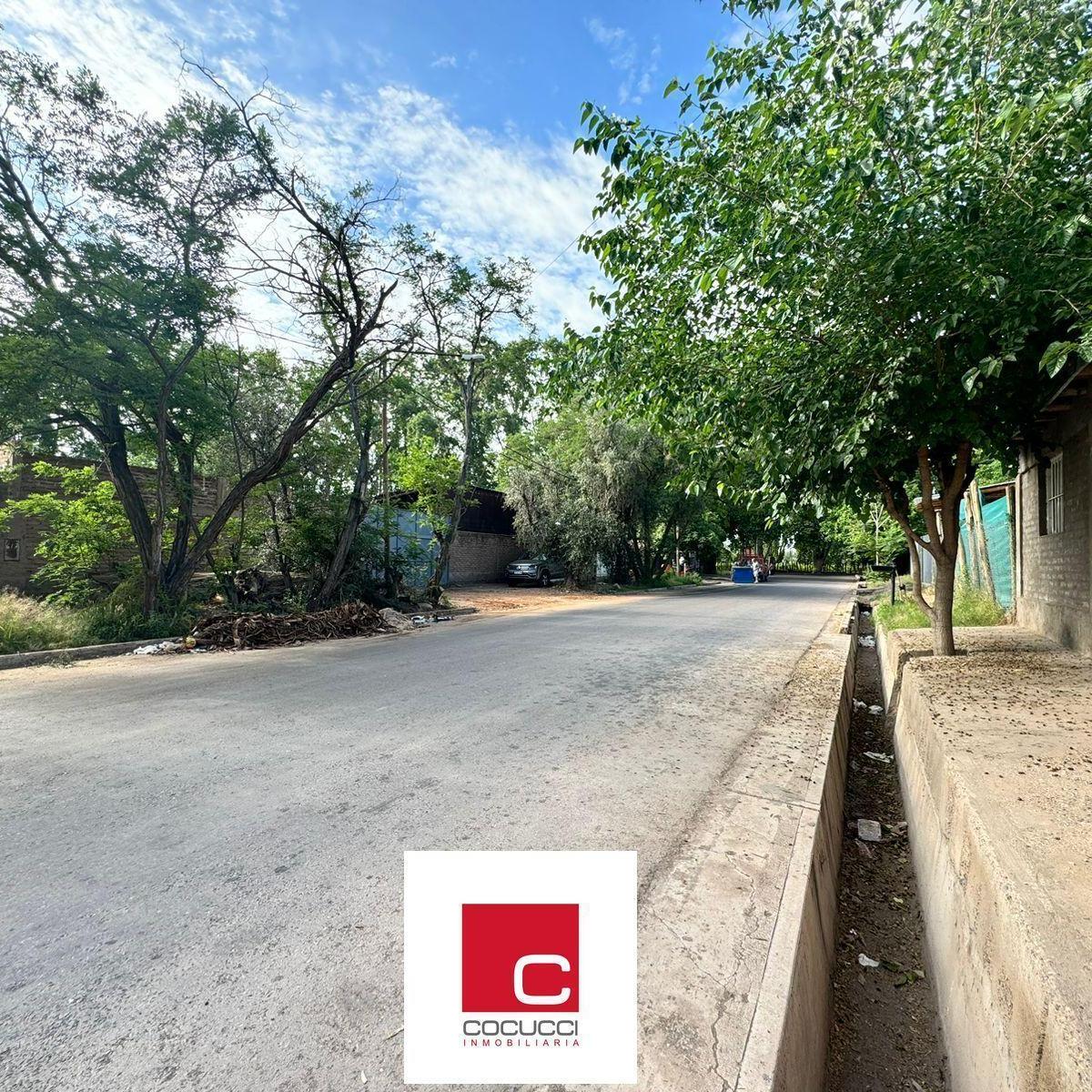 Terreno en Venta en Zona Comercial! 5