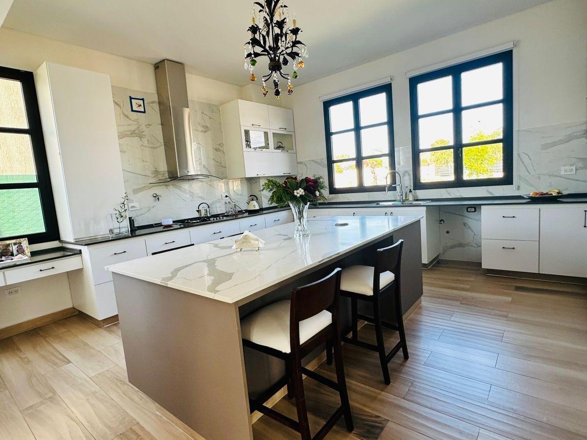 Hemosa Casa en Venta en Barrio Lar de Vieytes II 5