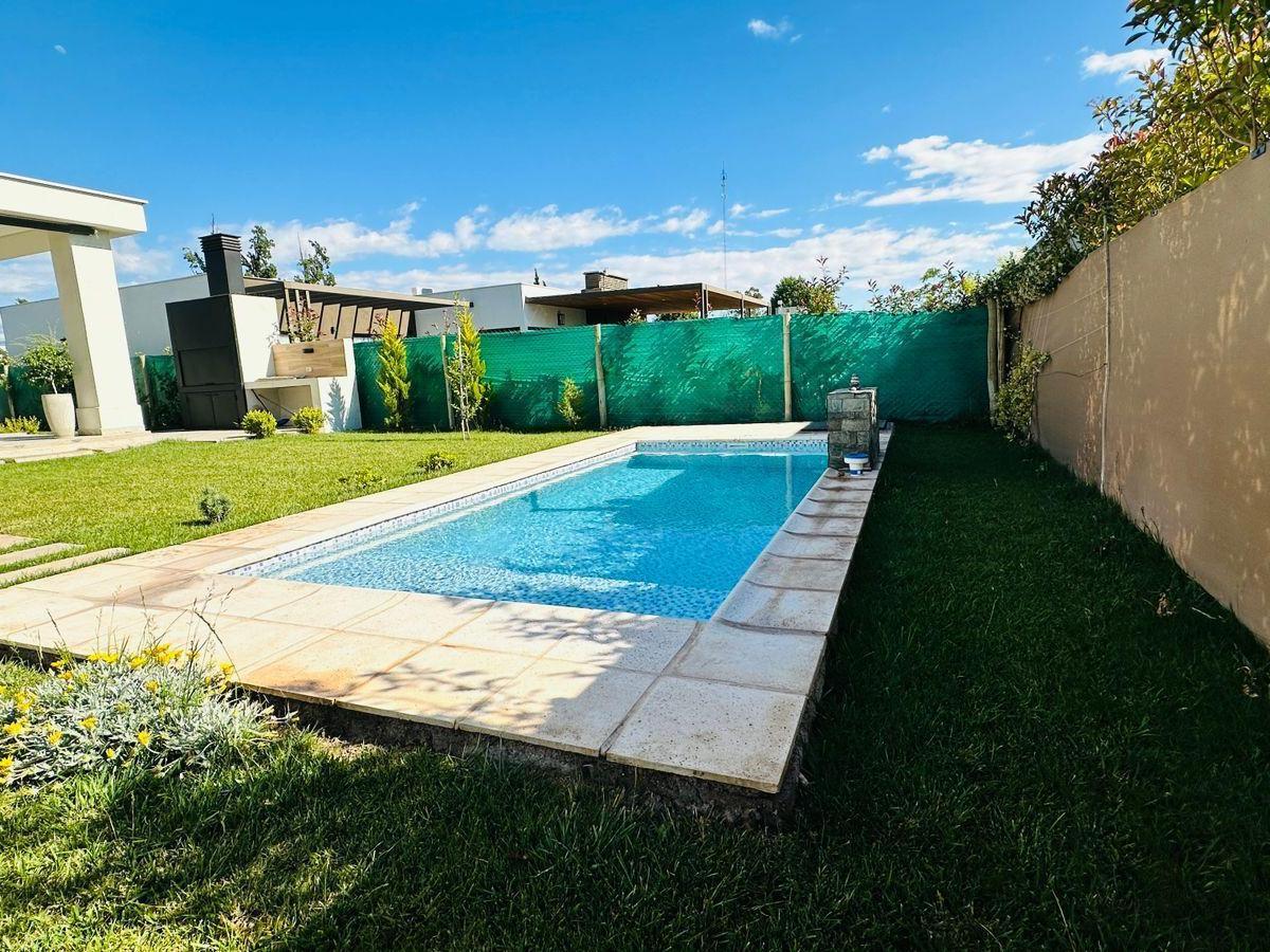 Hemosa Casa en Venta en Barrio Lar de Vieytes II 1