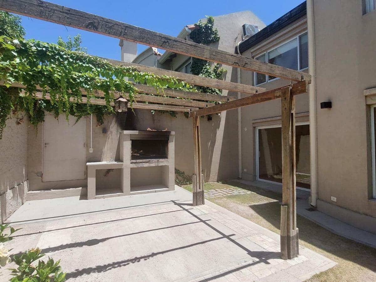 Casa en Barrio Privado 2