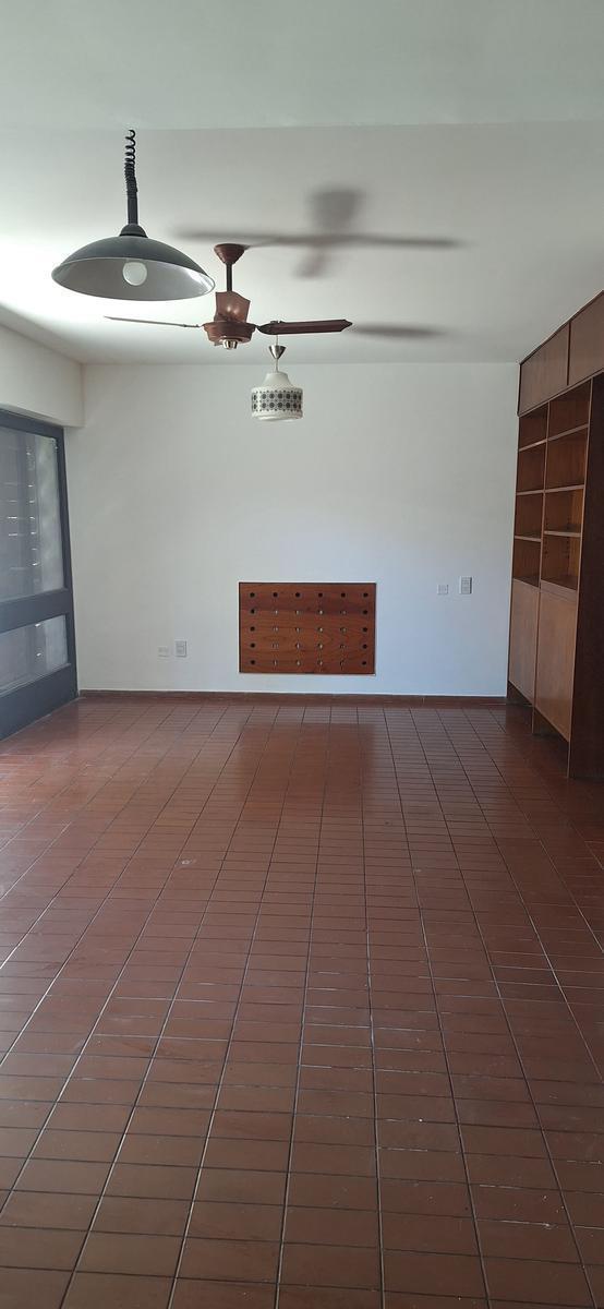 Cocucci Inmobiliaria Vende Excelente Casa en El Barrio Bombal 5
