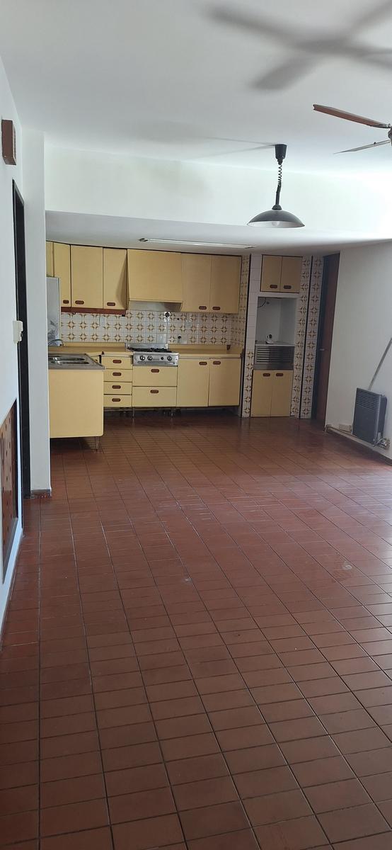 Cocucci Inmobiliaria Vende Excelente Casa en El Barrio Bombal 4