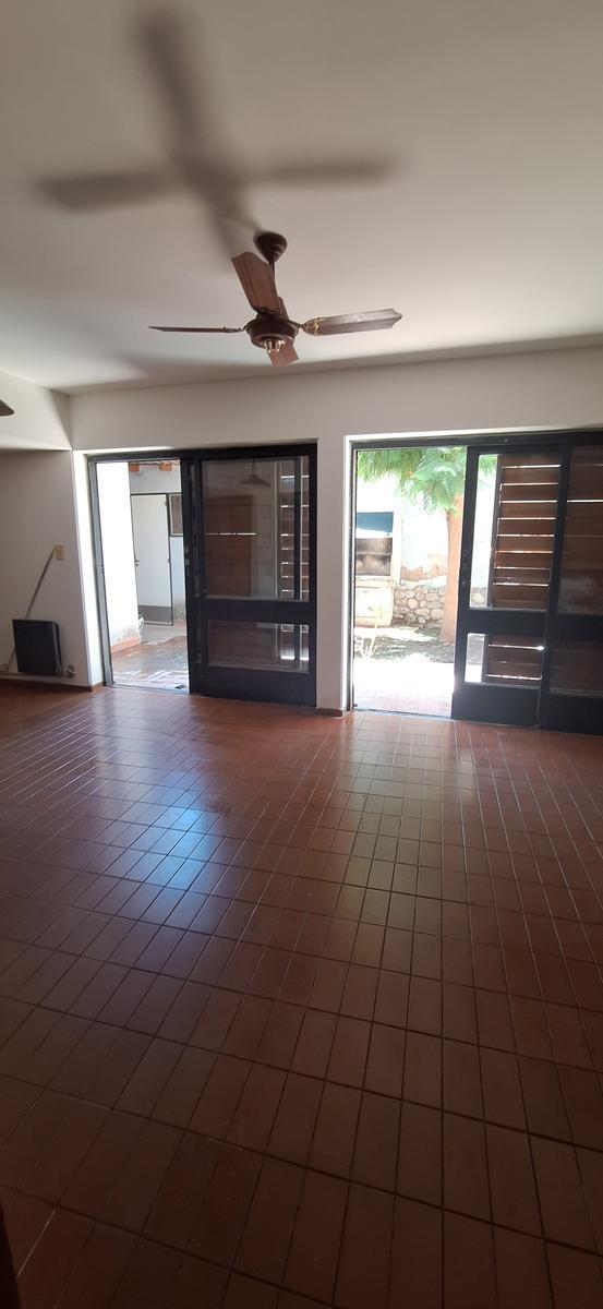 Cocucci Inmobiliaria Vende Excelente Casa en El Barrio Bombal 4