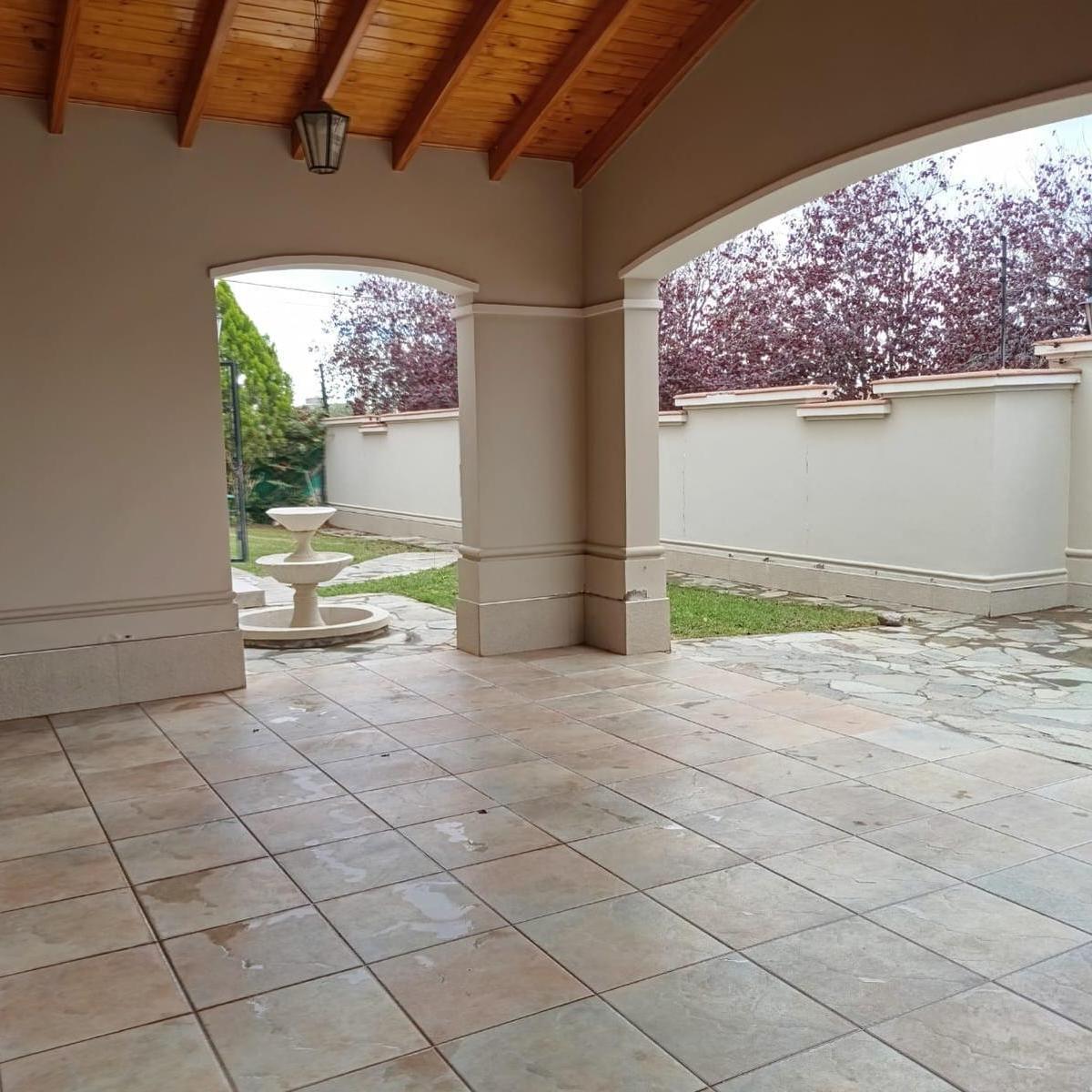 Casa en Venta Ubicada en Barrio Don David 2
