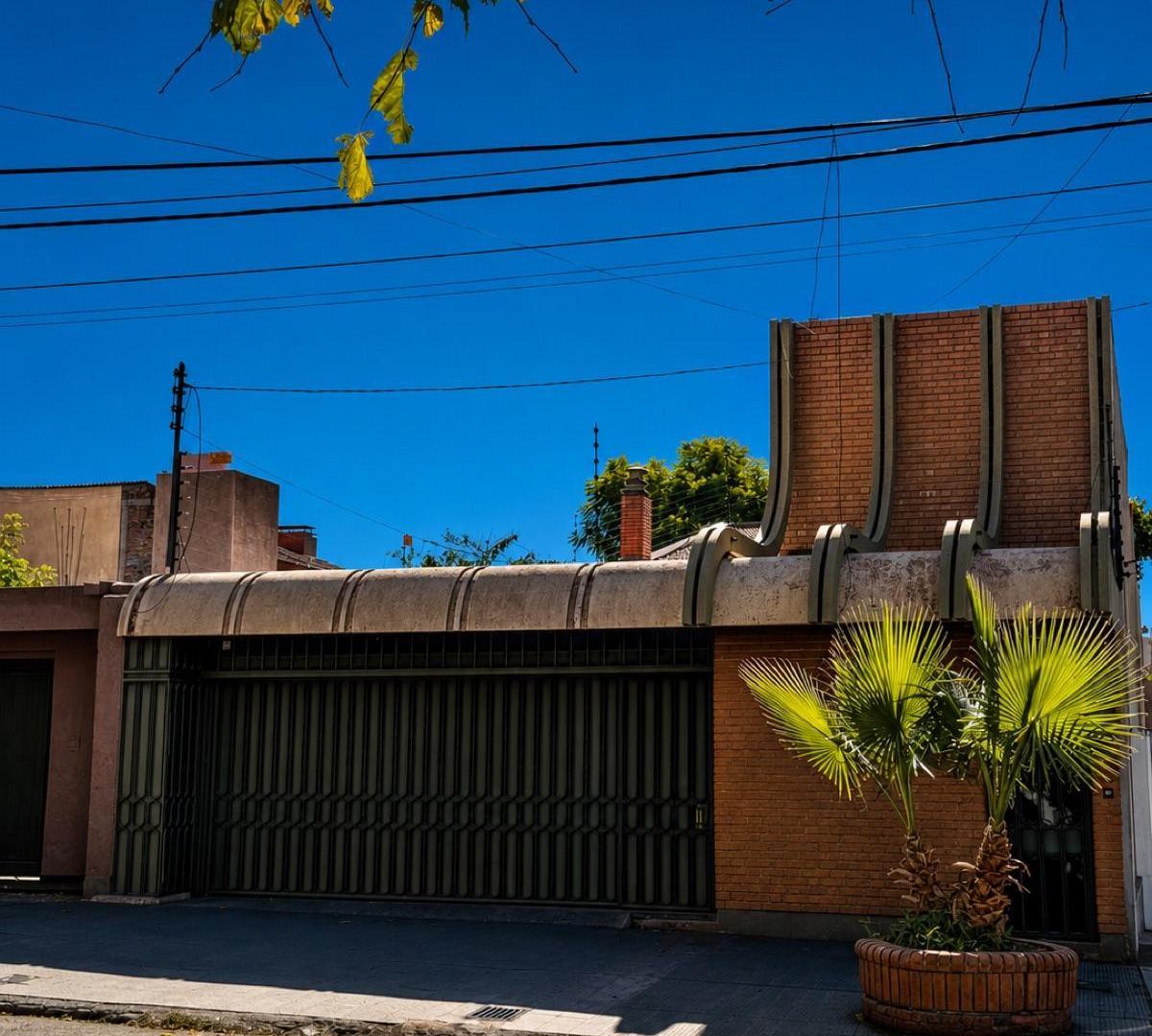 COCUCCI INMOBILIARIA VENDE casa en La Quinta Seccion