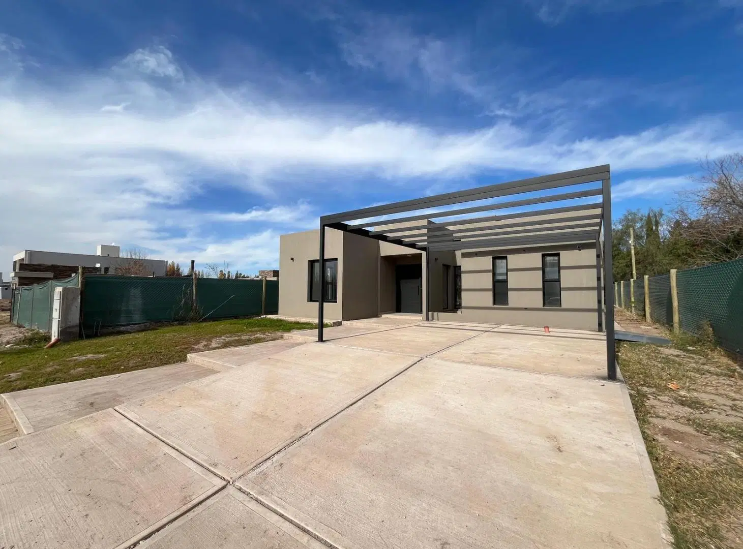 Casa en Barrio privado Pueblo Malbec 2