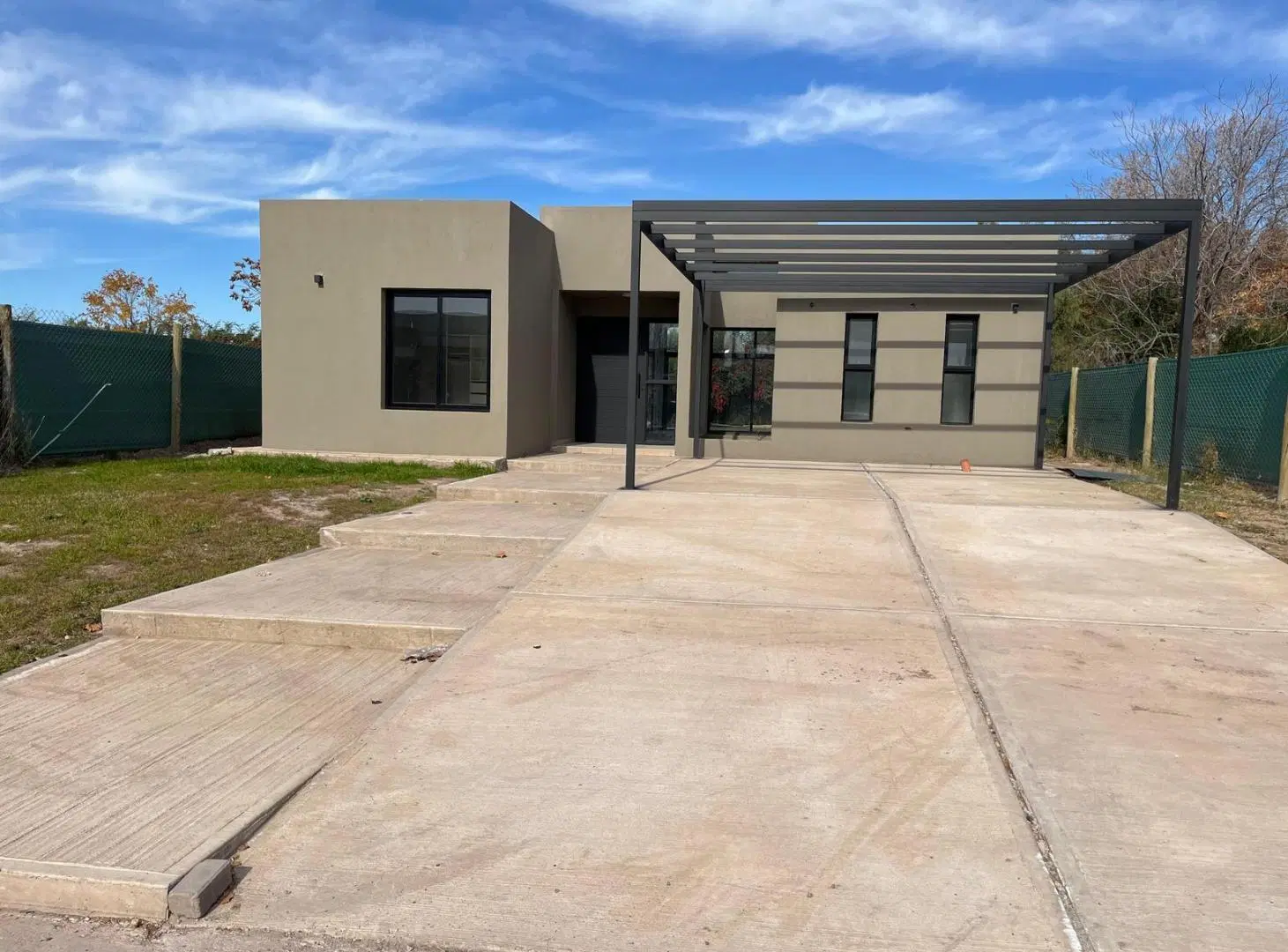 Casa en Barrio privado Pueblo Malbec 1