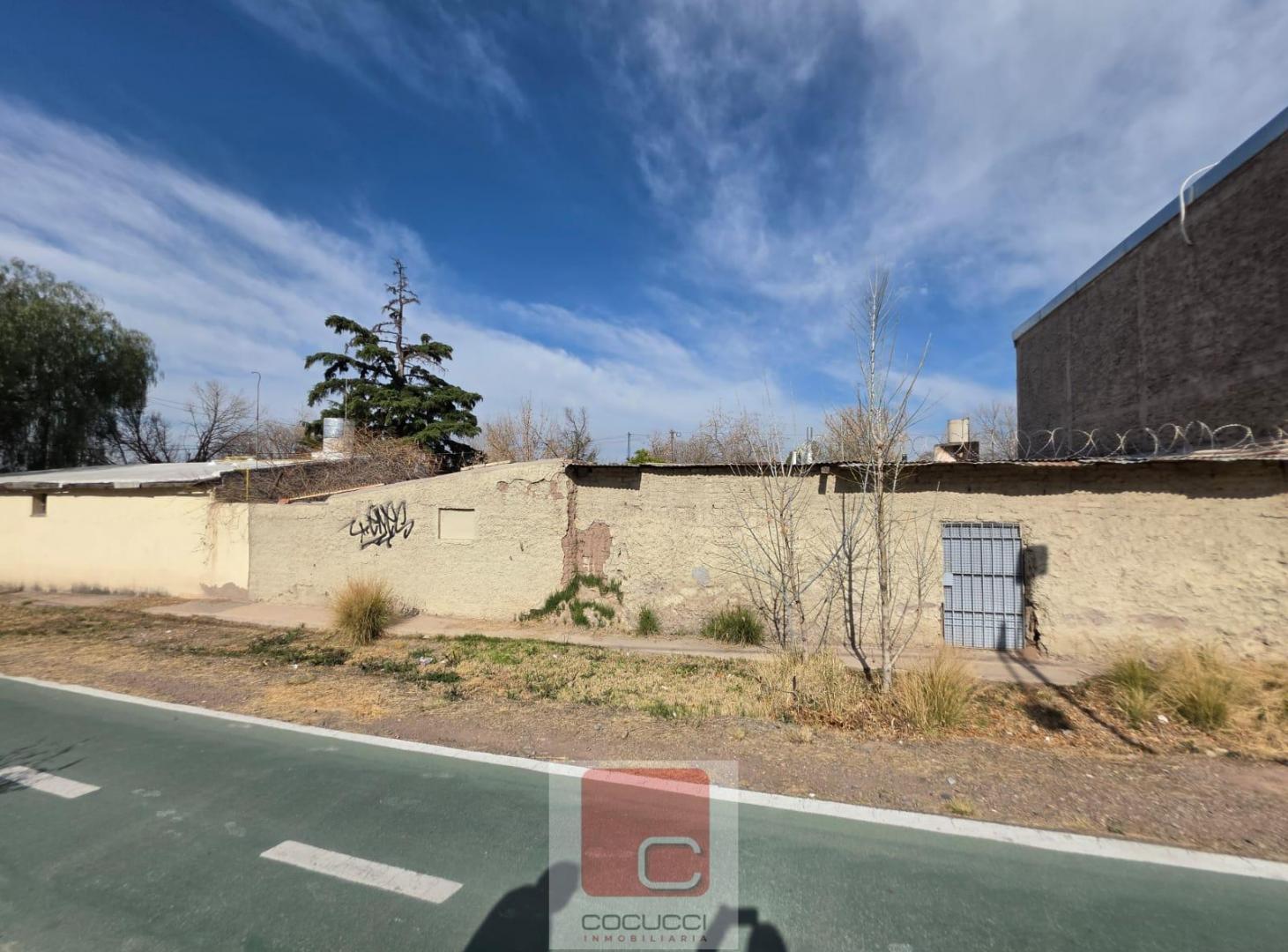Foto de COCUCCI INMOBILIARIA VENDE Terreno en Godoy Cruz, imagen 2