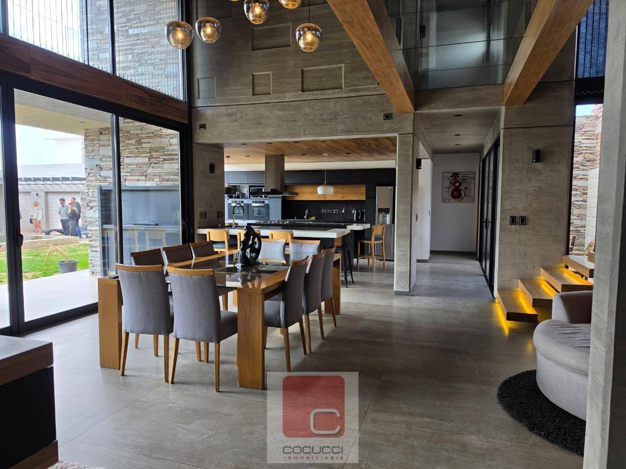 Foto de COCUCCI INMOBILIARIA VENDE casa en Maipu, imagen 2