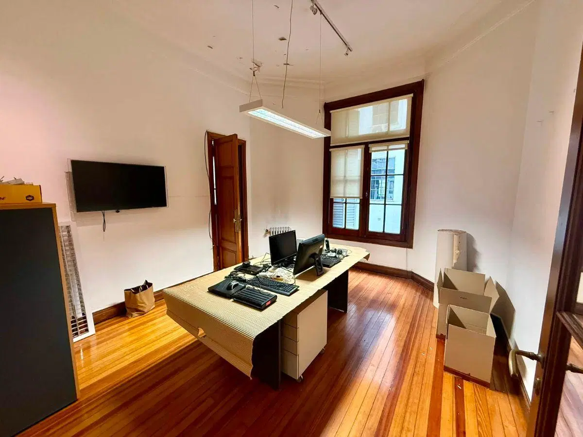 Oportunidad! VENTA OFICINA APTO VIVIENDA BAJAS EXPENSAS 5