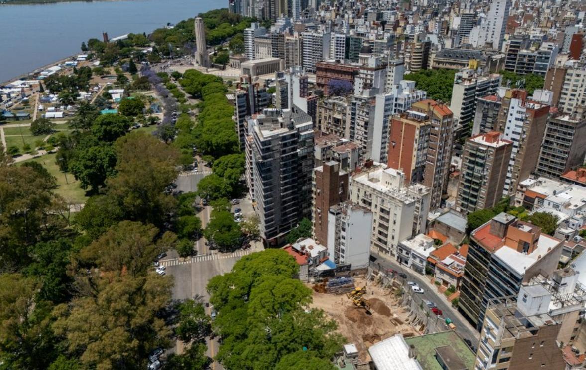 Departamento de 1 dormitorio con Patio 112 mts2. CERCA RIO. FUNDAR.