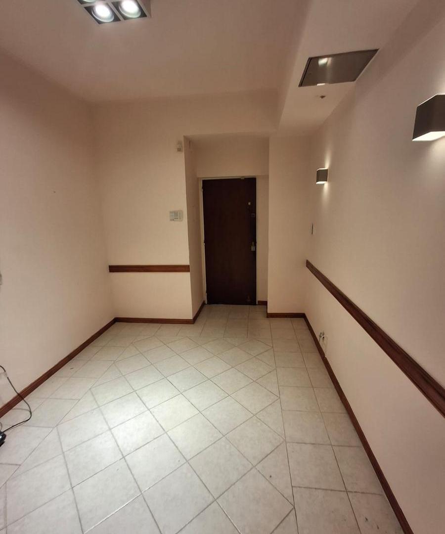 Foto de Oficina en En Barrio Martin c/patio, sala de espera, 3 oficinas., imagen 4