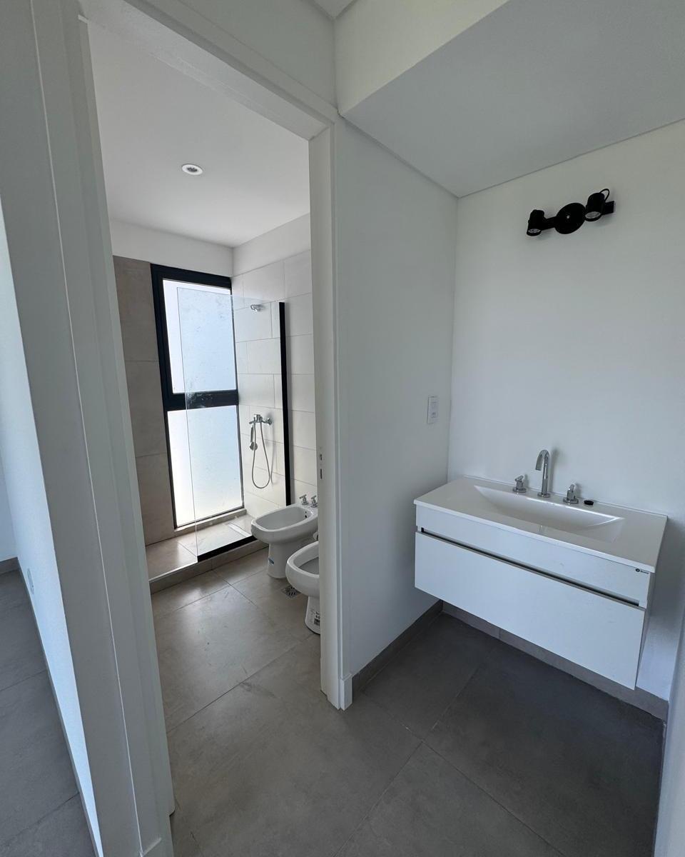 Venta Duplex Barrio Ciro de Vieytes 3