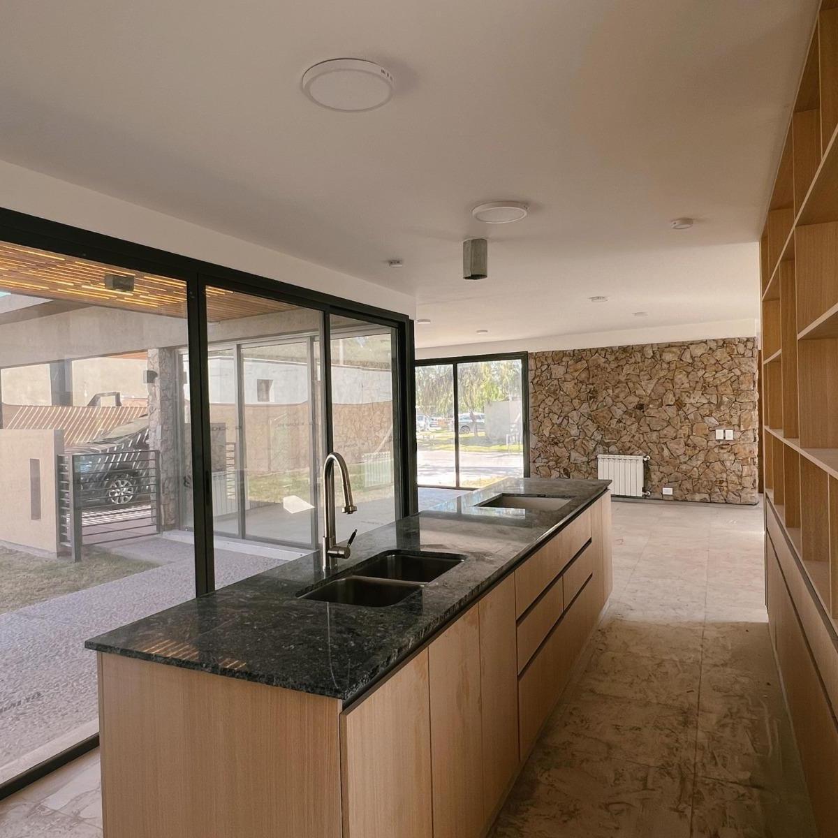 Venta Casa Lar de Vieytes I 1