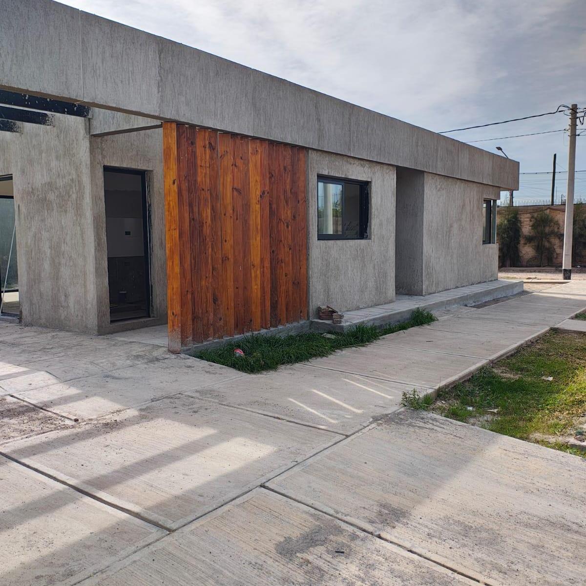 Casa en esquina con jardín y parrilla – Barrio Privado Vista Oliva, Maipú
