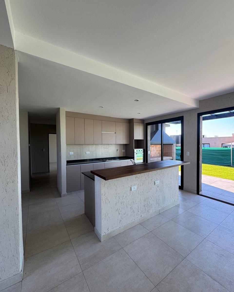Venta Casa en Alr de Vieytes 2 4