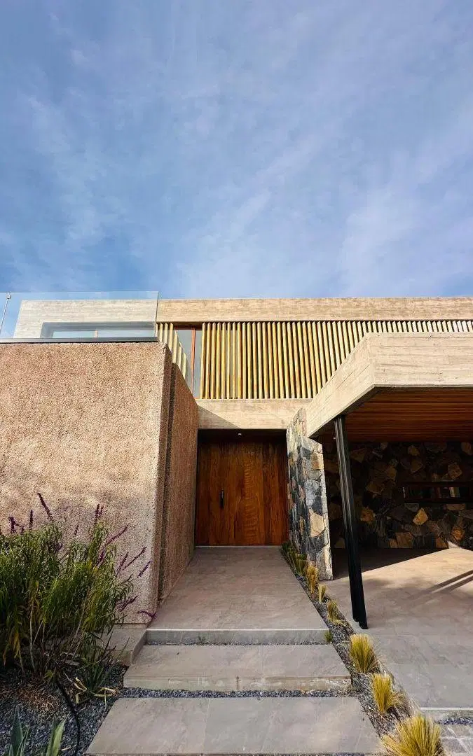 VENTA CASA CUATRO DORMITORIOS EN BARRIO AGUARIBAY VALLE CHACRAS DE CORIA 2