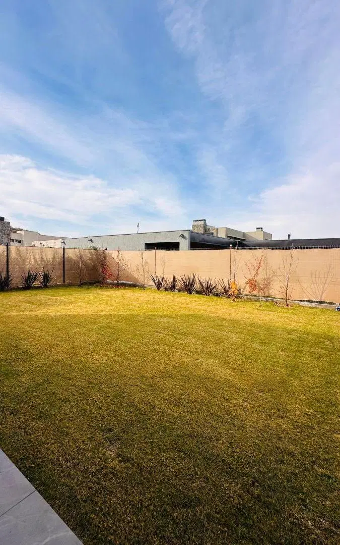 VENTA CASA CUATRO DORMITORIOS EN BARRIO AGUARIBAY VALLE CHACRAS DE CORIA 4