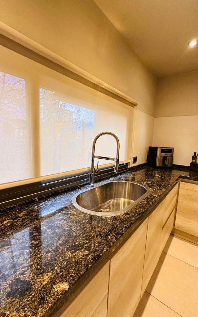 Foto de VENTA CHALET DE CATEGORIA EN BARRIO PALMARES VALLEY, imagen 5