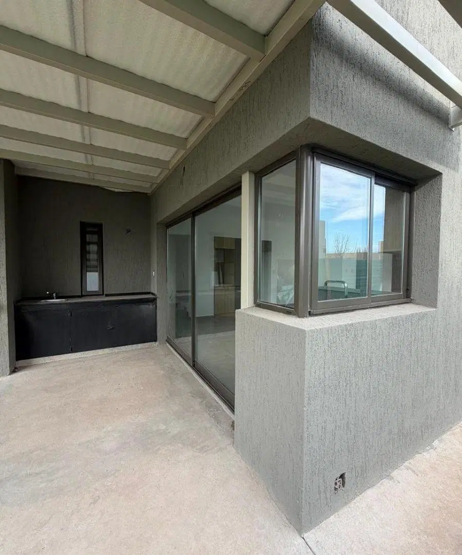 VENTA CASA A ESTRENAR EN BARRIO LAR DE VIEYTES III 1