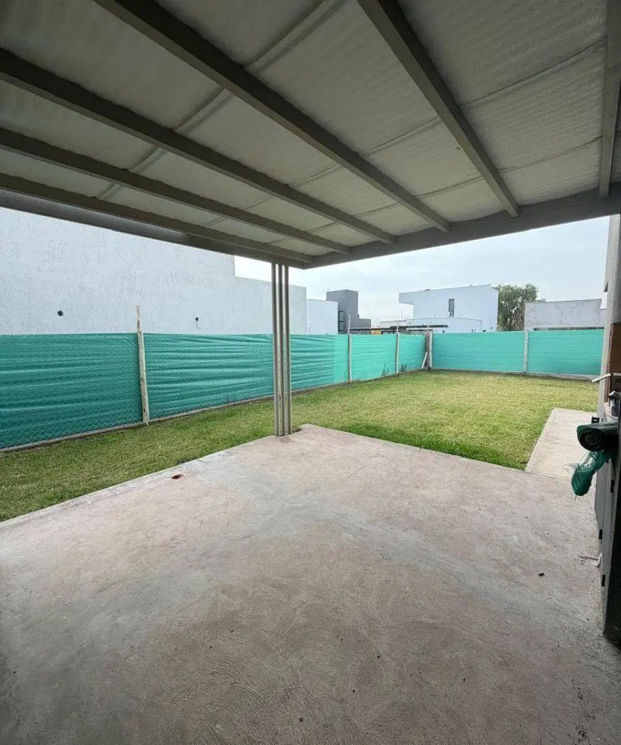 VENTA CASA A ESTRENAR EN BARRIO LAR DE VIEYTES III 3