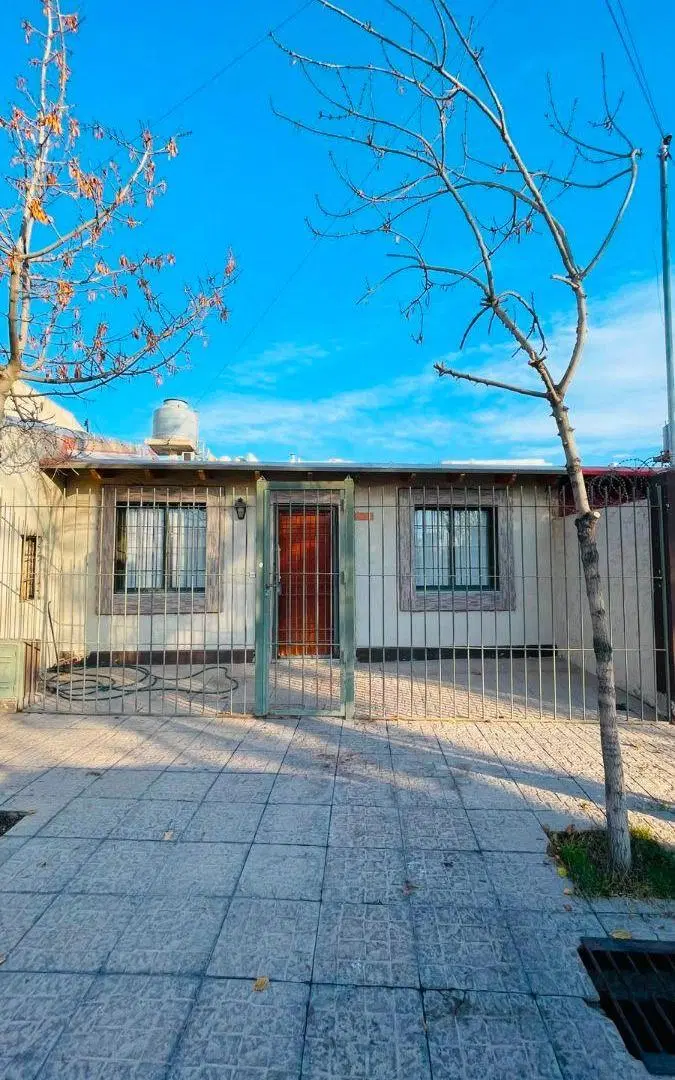 CASA EN VENTA EN GUAYMALLEN 3
