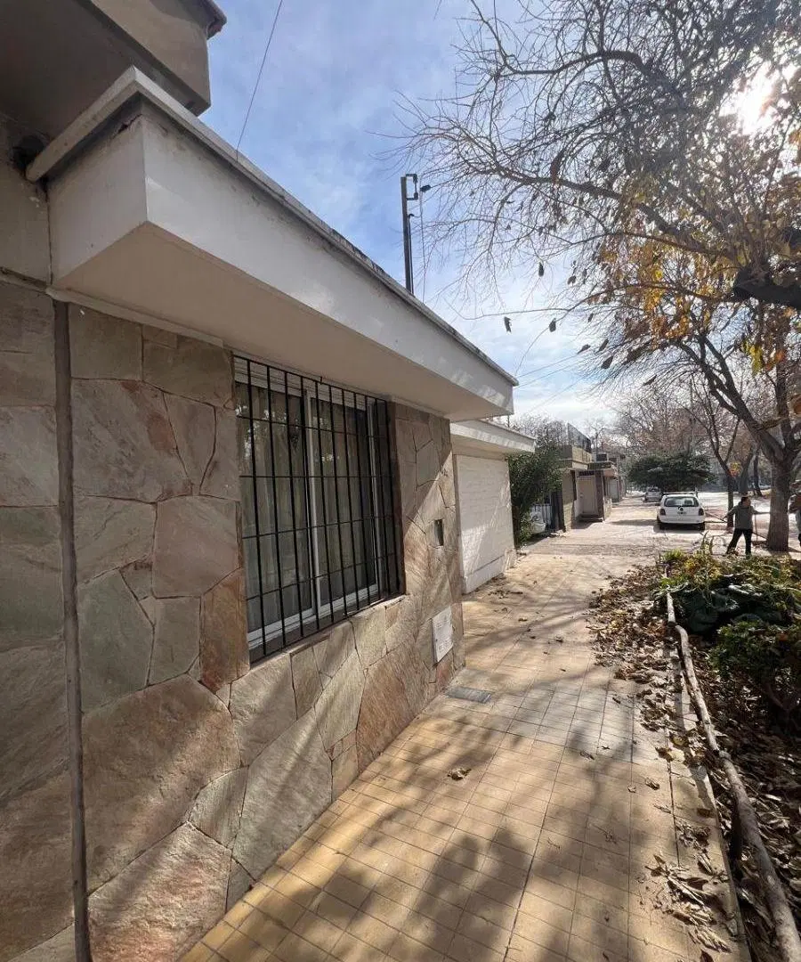 VENTA CASA EN GODOY CRUZ 5