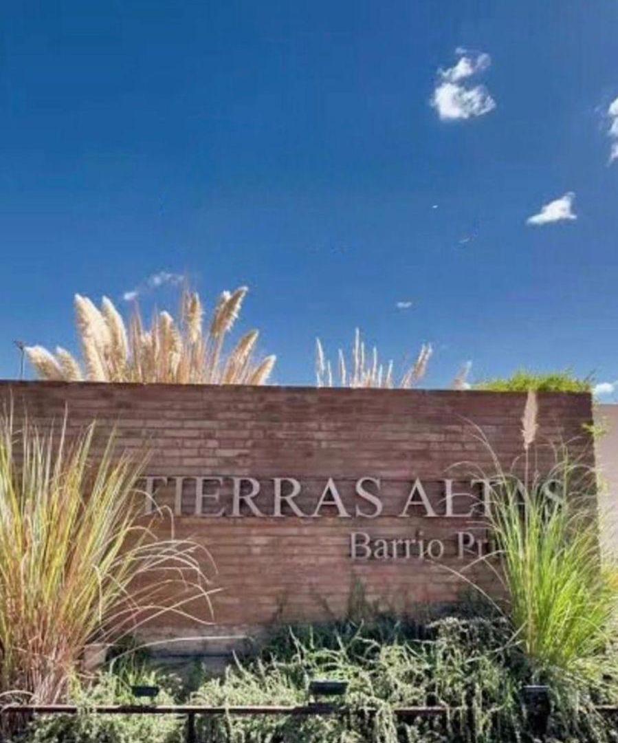 Foto de VENTA CASA A ESTRENAR BARRIO PRIVADO TIERRAS ALTAS, imagen 1