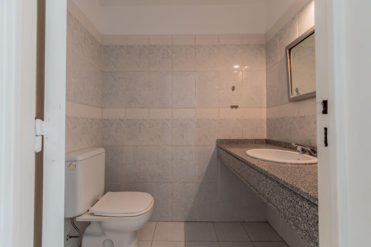 3 ambientes en venta en Flores - 88 m2 muy luminoso techos altos