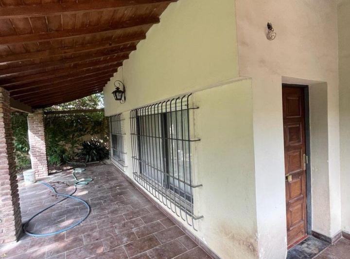 CASA EN VENTA MUÑIZ, QUINCHO 50M2 CERRADO, PILETA 1